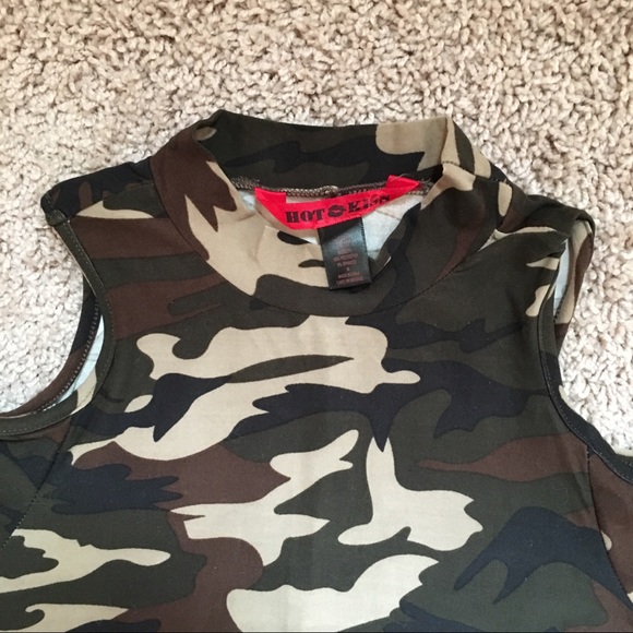 Open shoulder dress - Picture 4 of 4